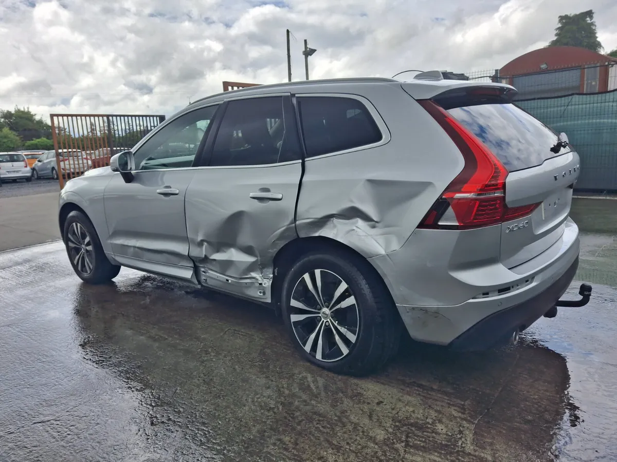 201 Volvo XC60  Awd  D4 Momentum  Automatic - Image 4