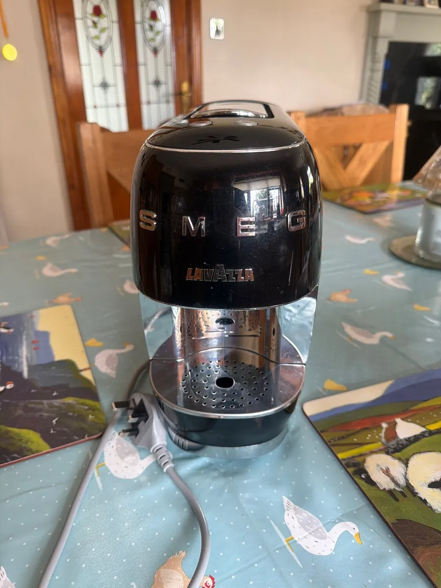 SMEG LavAzza Capsule Coffee Machine - Image 1