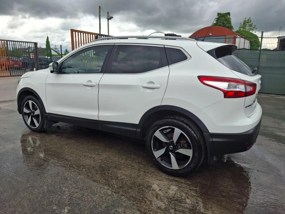 2017 Nissan Qashqai  Automatic Full leather - Image 4