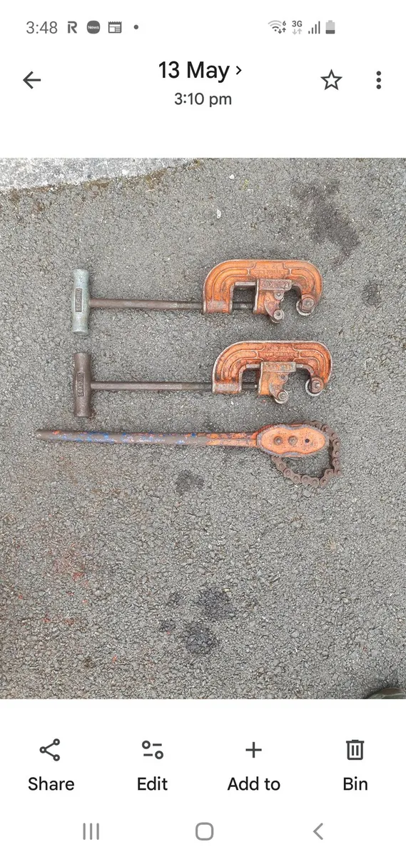 Pipe cutters