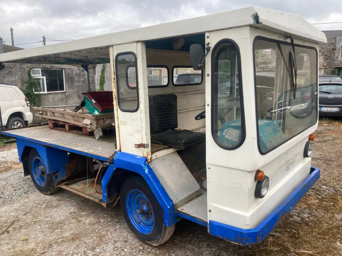 Milk float - Image 1