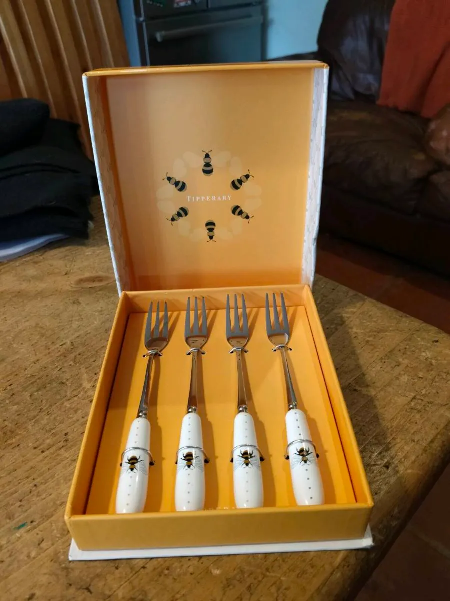 set of four Bee Dessert Forks is by Tipperary Crys - Image 1