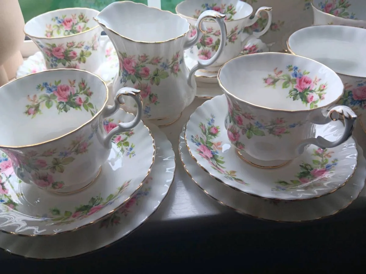 Royal Albert china - Image 2