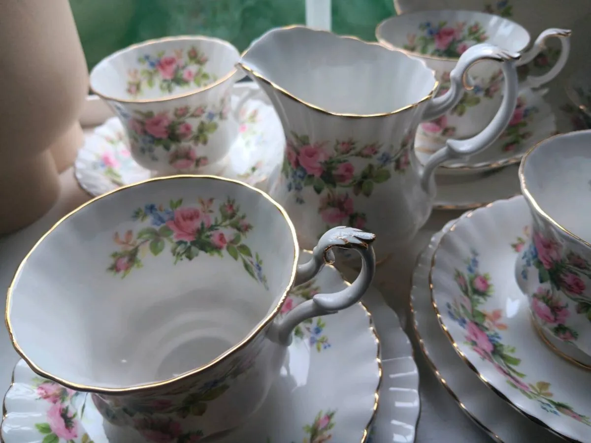Royal Albert china - Image 4