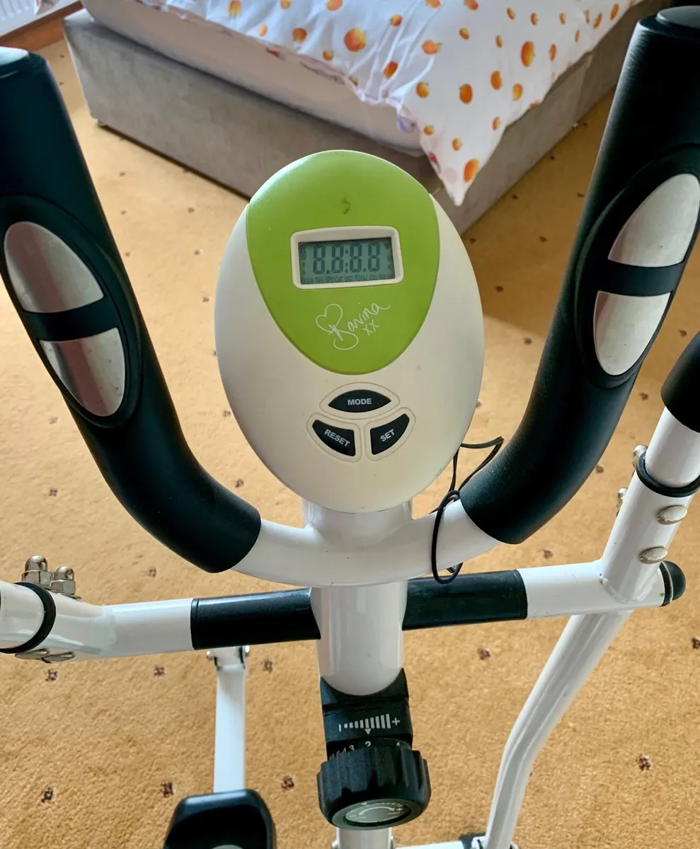 Elliptical Cross Trainer €50 o.n.o. - Image 3
