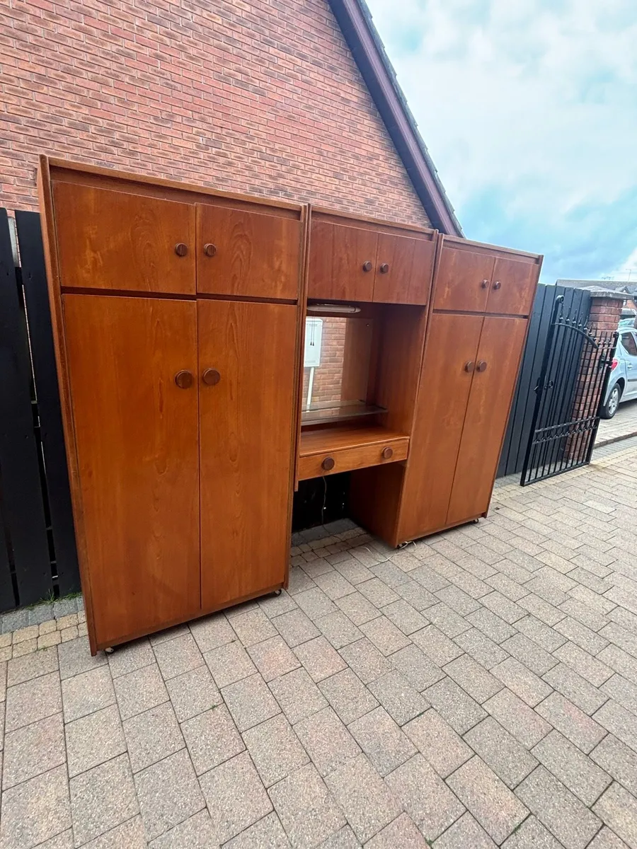 Mid century teak vert large wardrobe - Image 3