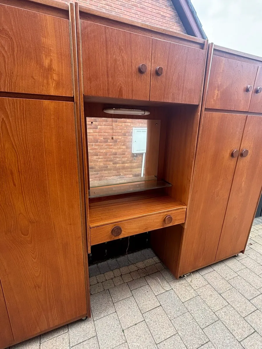 Mid century teak vert large wardrobe - Image 4