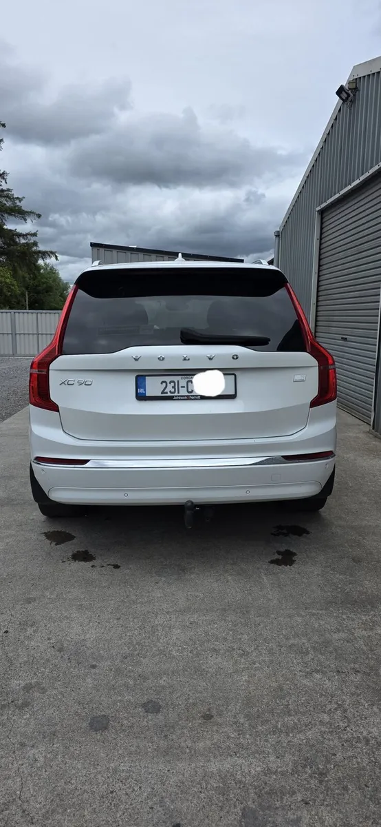 231 VOLVO XC90 HYBRID - Image 4