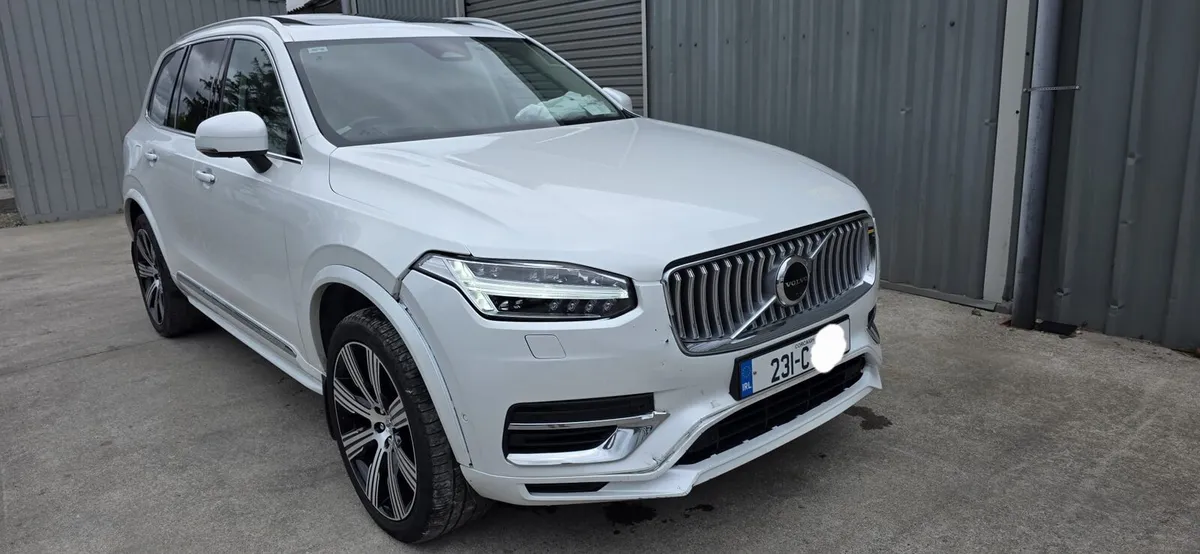231 VOLVO XC90 HYBRID - Image 2