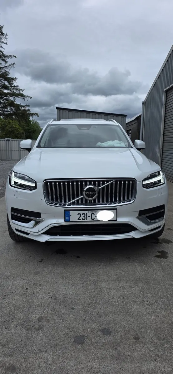 231 VOLVO XC90 HYBRID - Image 3