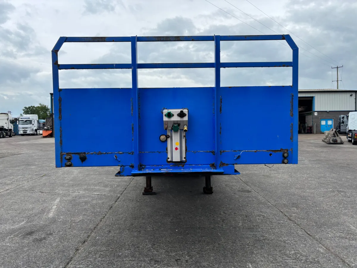 2005 SDC 36 foot urban flat Moffet Mounty Kit - Image 3