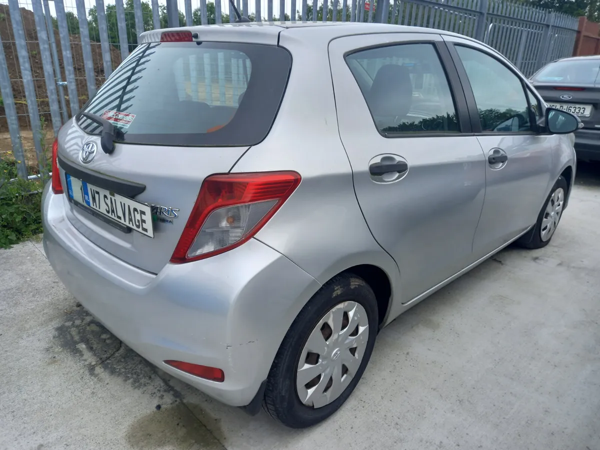 2014 Toyota Yaris - Image 3
