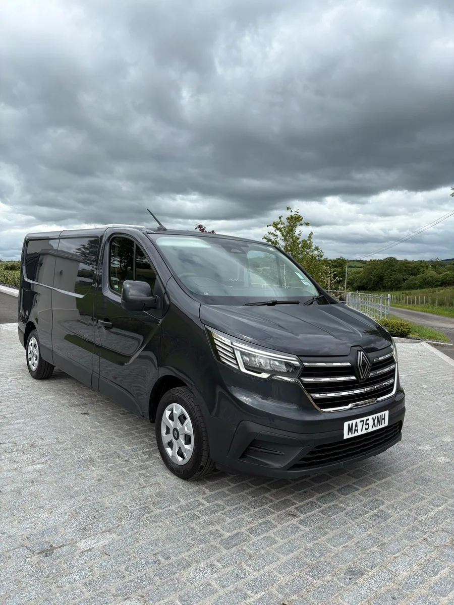 2025 Renault Trafic Advance - Image 1