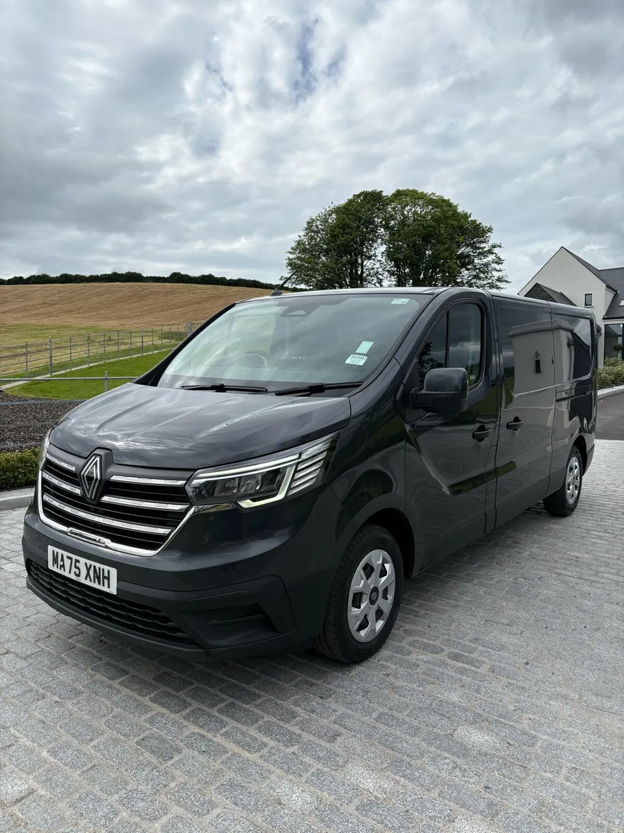 2025 Renault Trafic Advance - Image 2