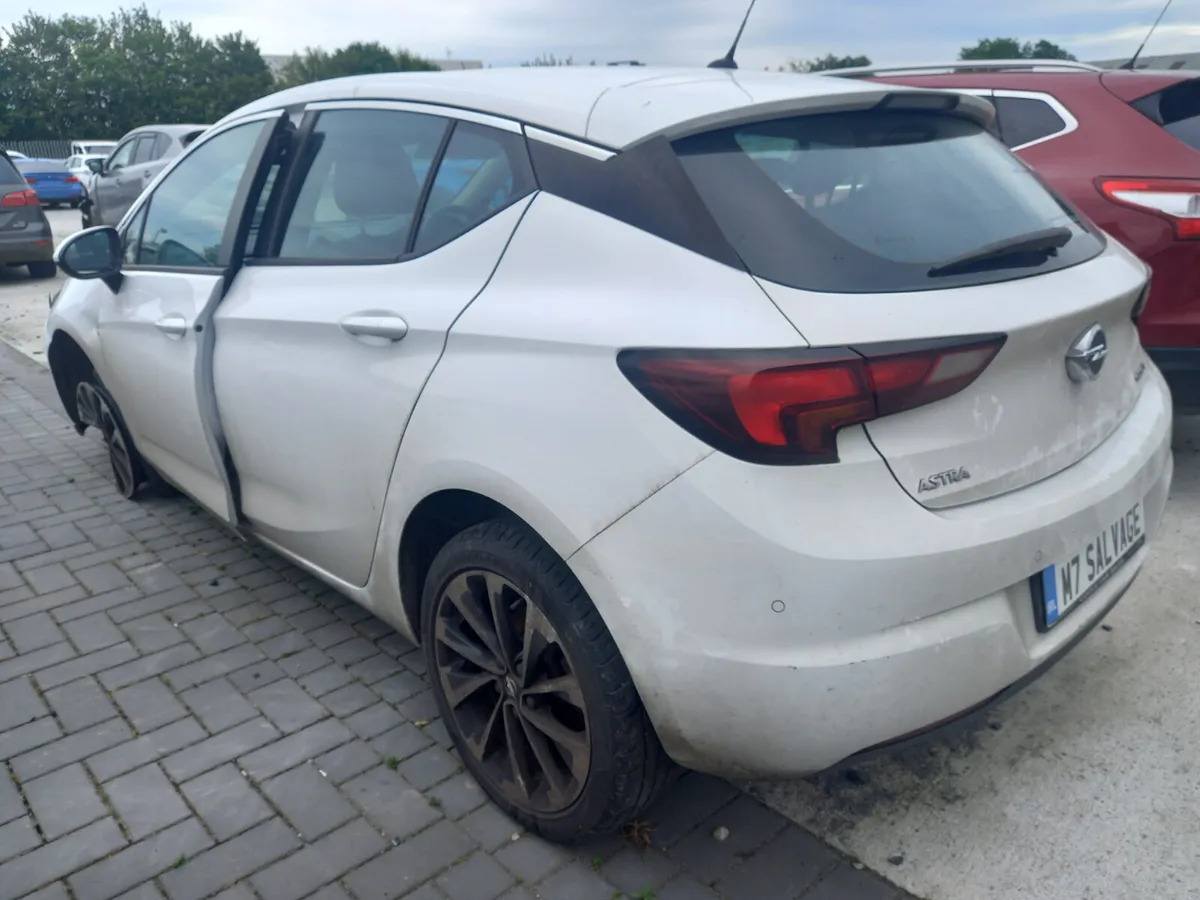 2017 Opel Astra petrol - Image 3