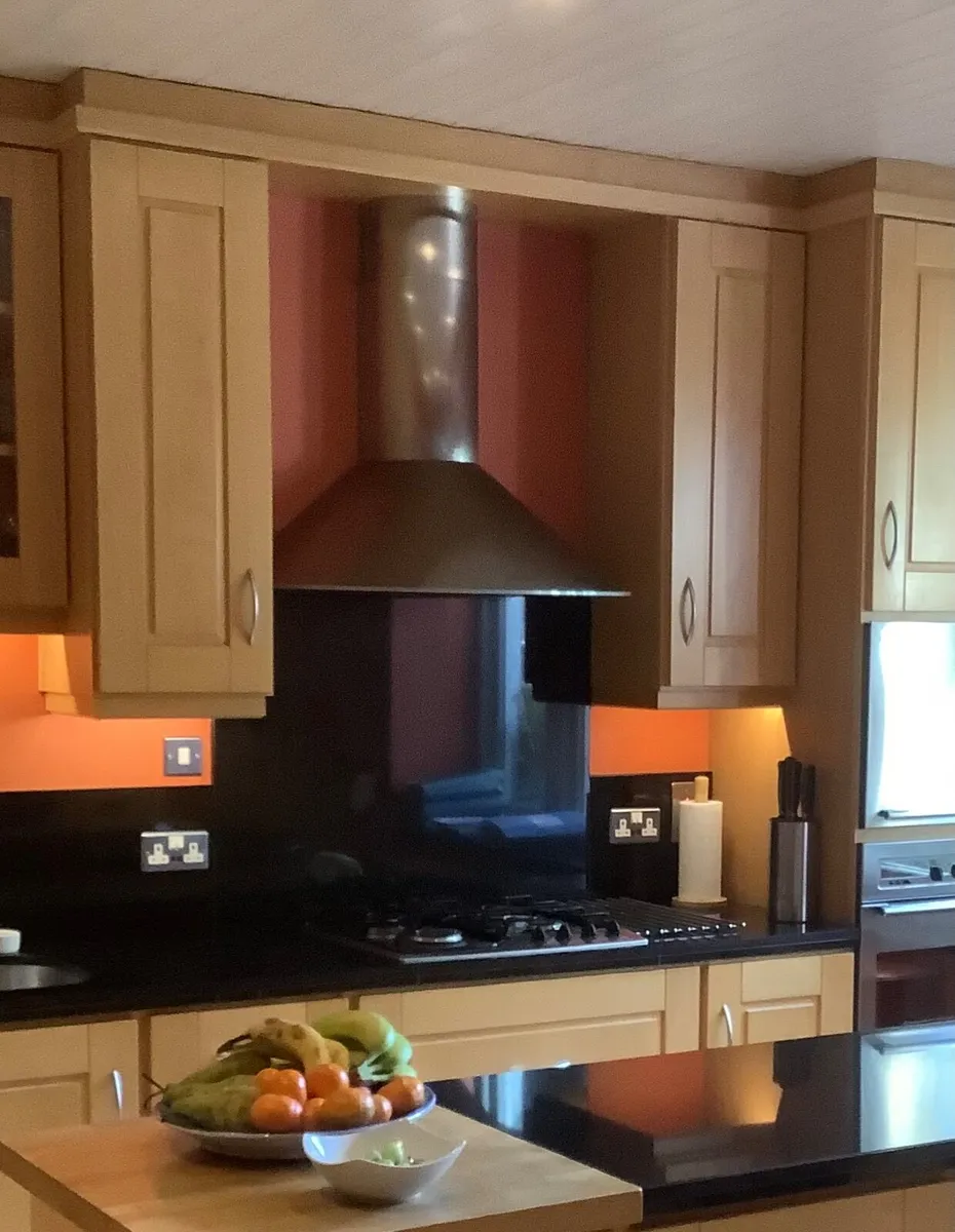 Cooker hood - Image 1
