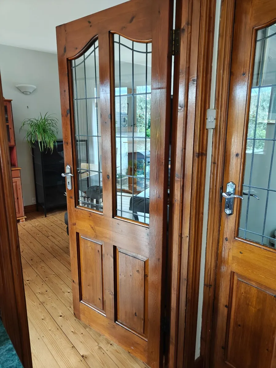 2 matching solid wood doors - Image 2