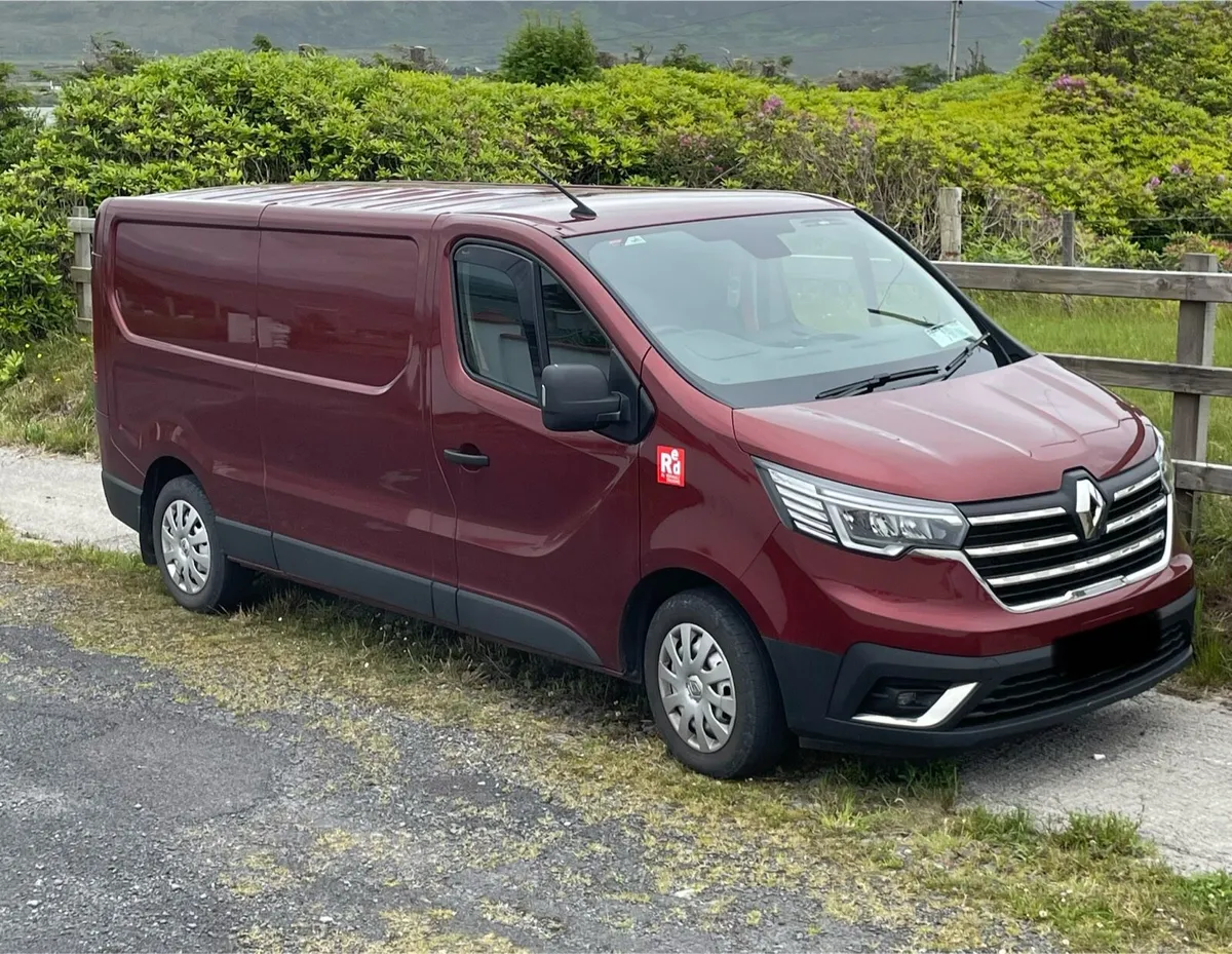 231 Renault Traffic (NO VAT) Low Kms!! - Image 1