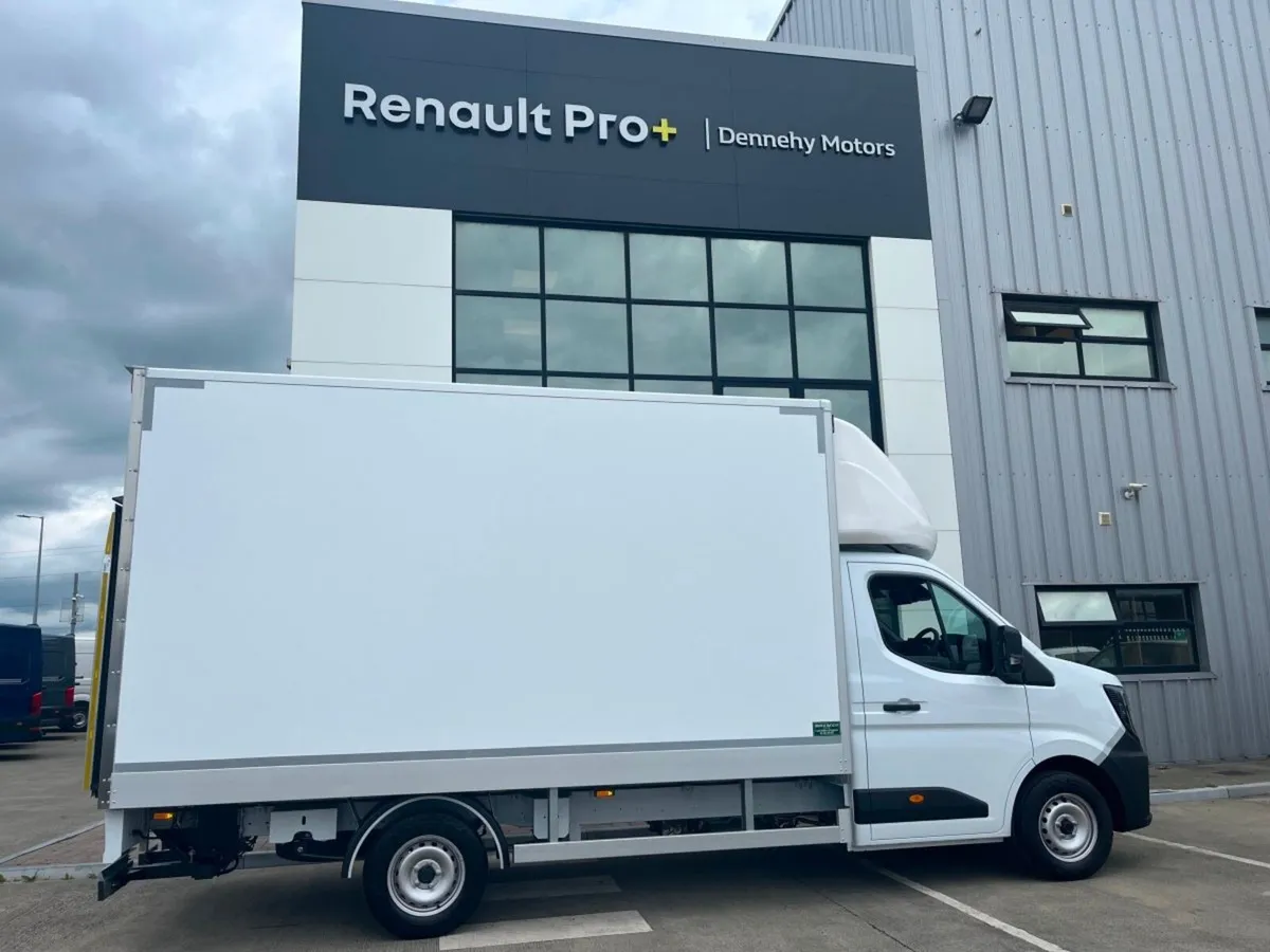Renault Master Renalt Master CCab 3.5T Box Body wi - Image 3