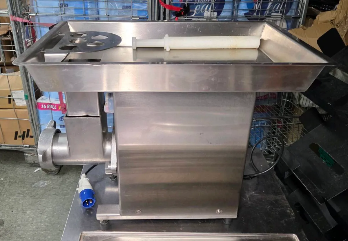 Meat mincer - Image 1