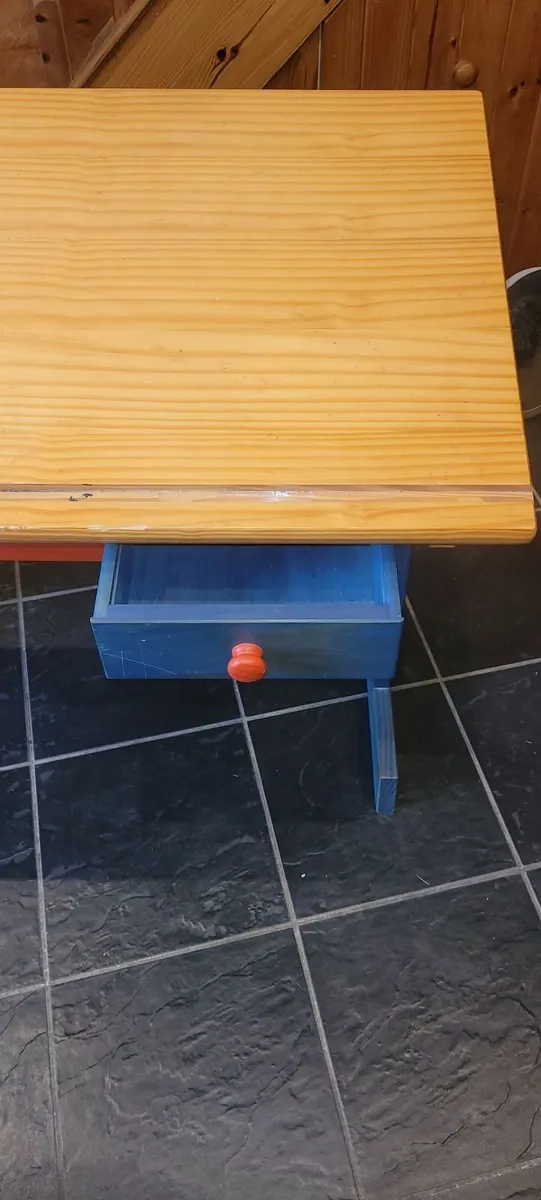 Childs desk - Image 3