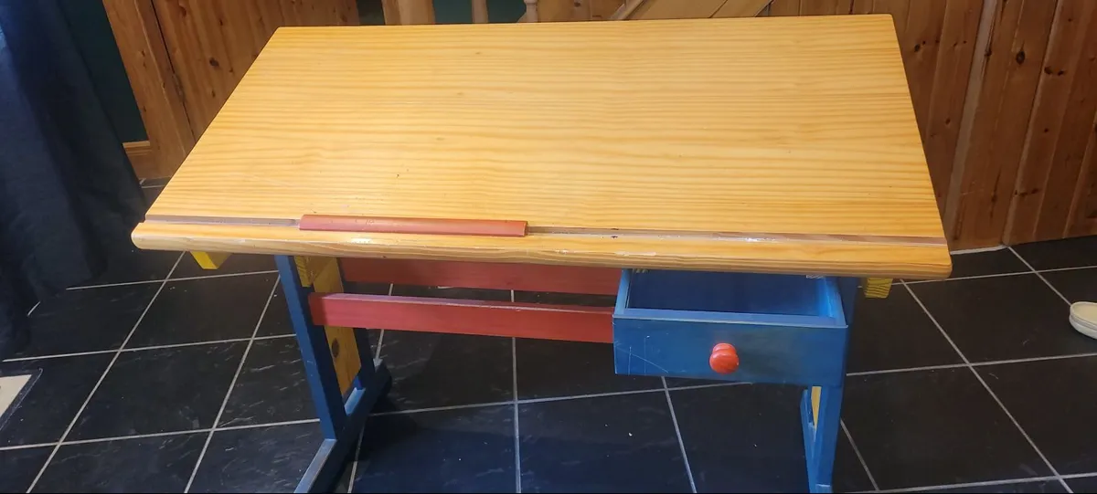 Childs desk - Image 4