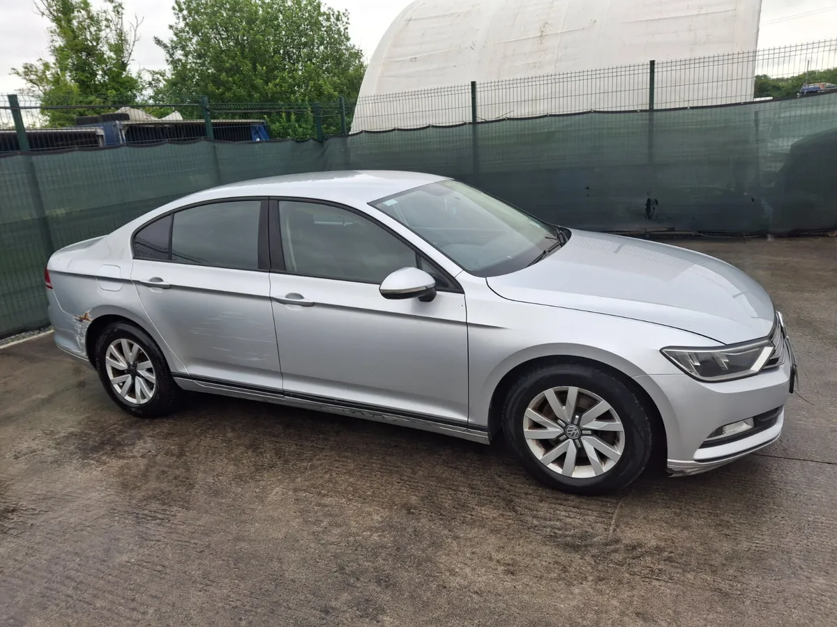 152 Volkswagen Passat  Bluemotion  1.6 Tdi - Image 2