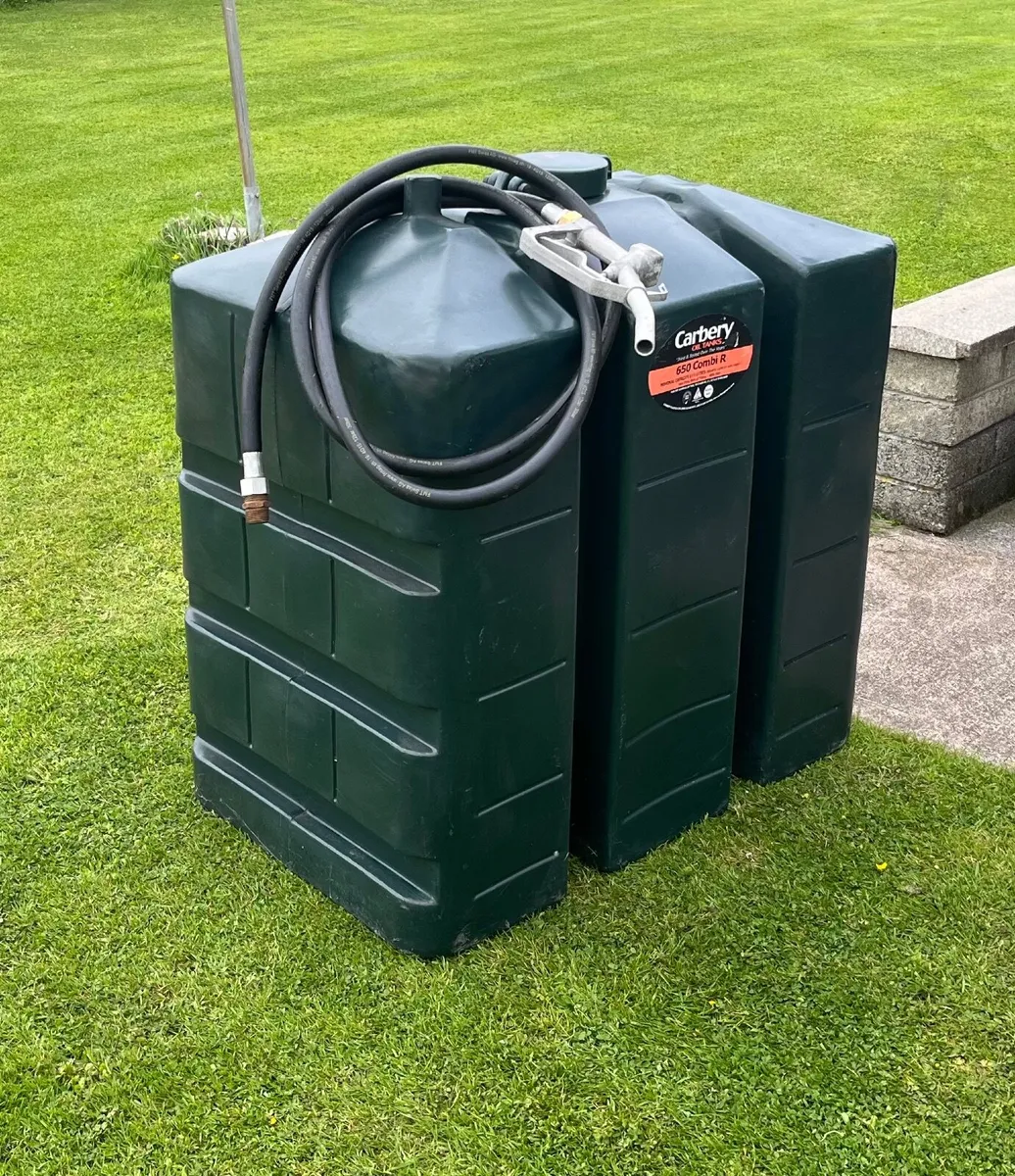oil/Fuel tank with hose and nozzle - Image 1