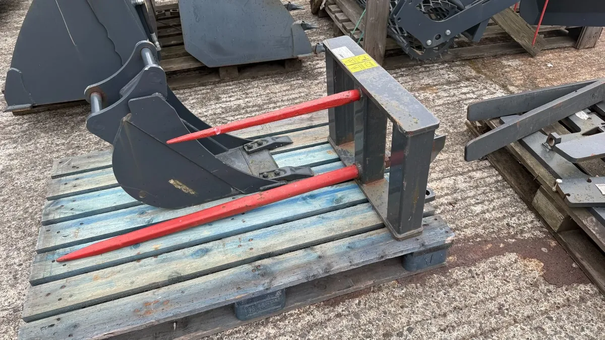 Avant Bale Fork Loader - Unused - Image 3