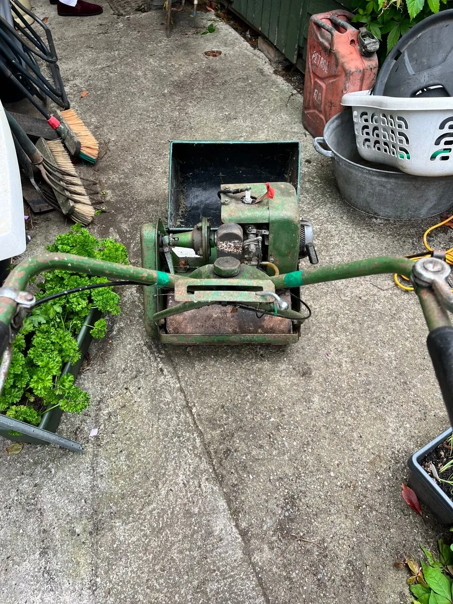Vintage lawn mower - Image 1