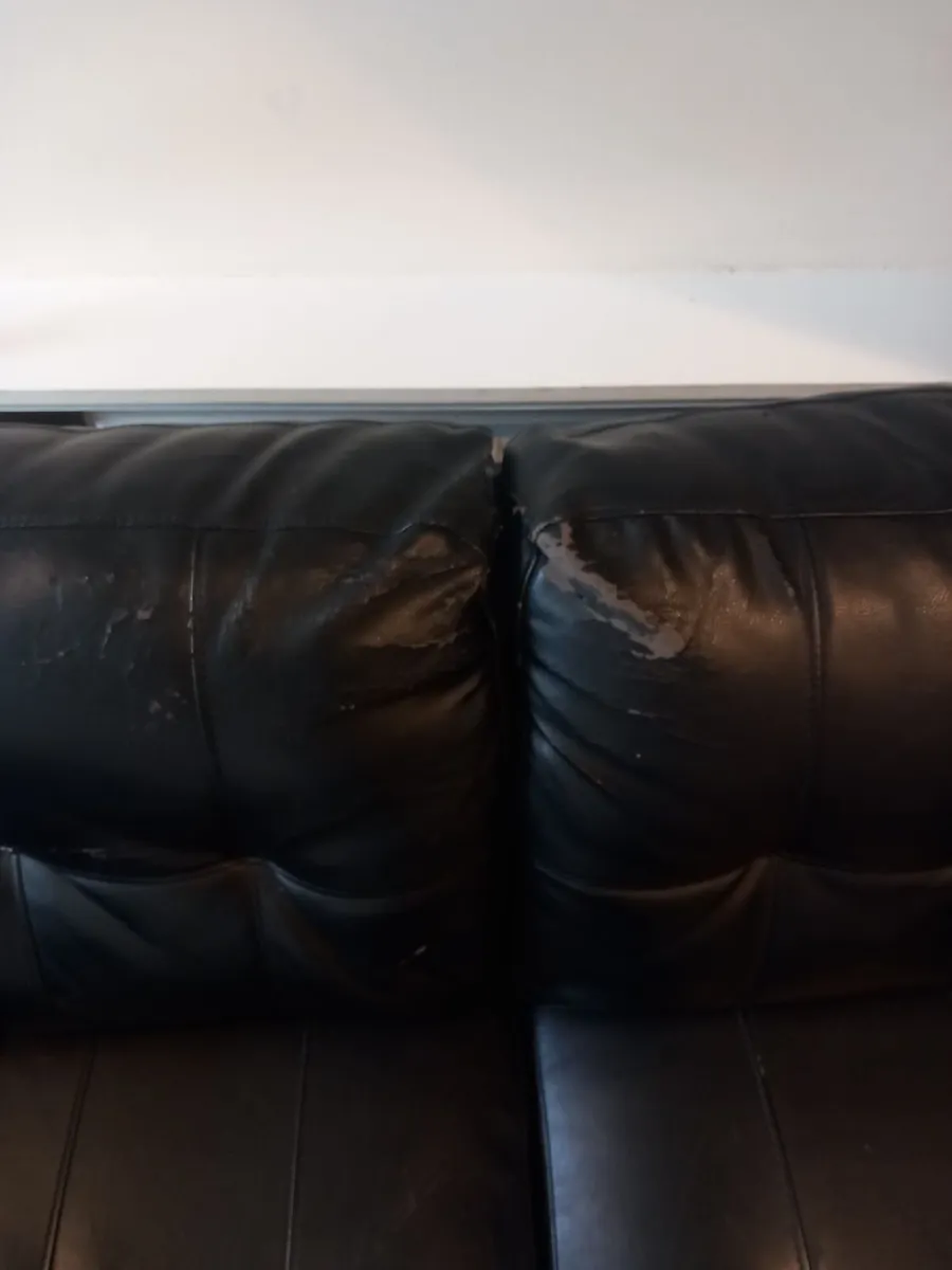 Couch - Image 2