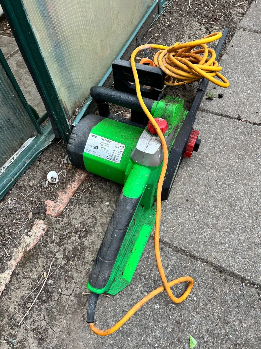 Chainsaw - Image 1