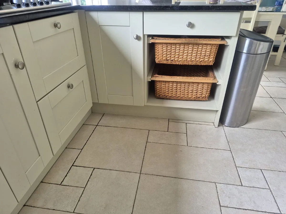 Kitchen - Image 4