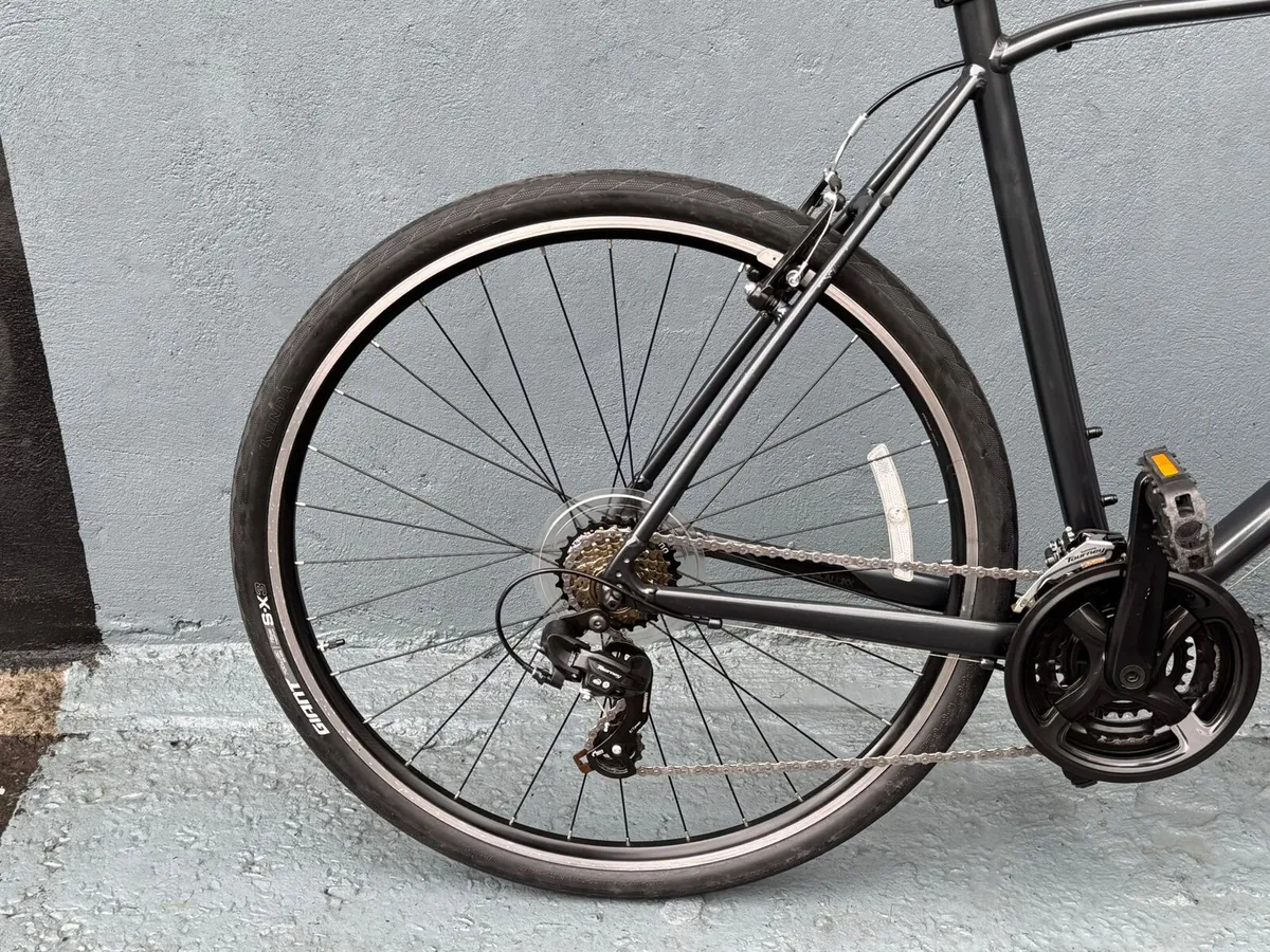 Giant Escape XL Hybrid Bike - Image 2