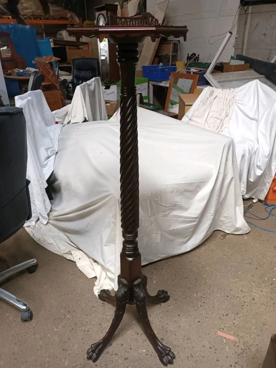 Carved Oak Stand - Image 1