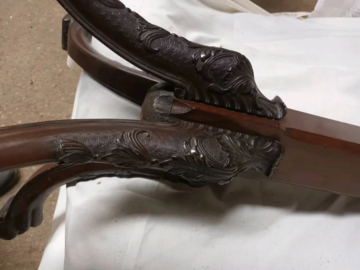 Carved Oak Stand - Image 4
