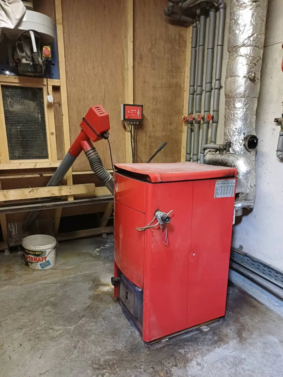 Wood pellet boiler