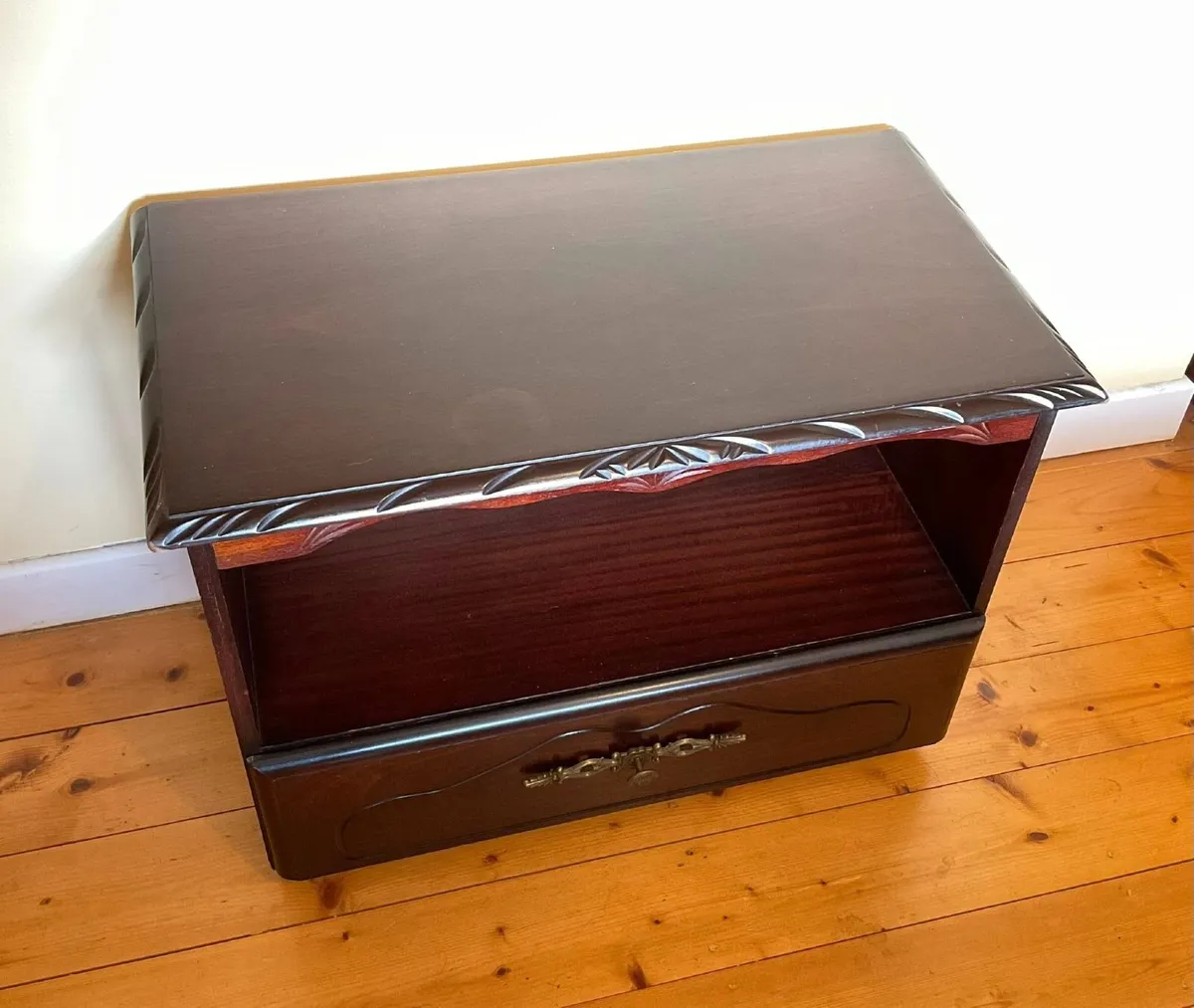 Rossmore Solid Mahogany Cabinet on Castors - Image 2