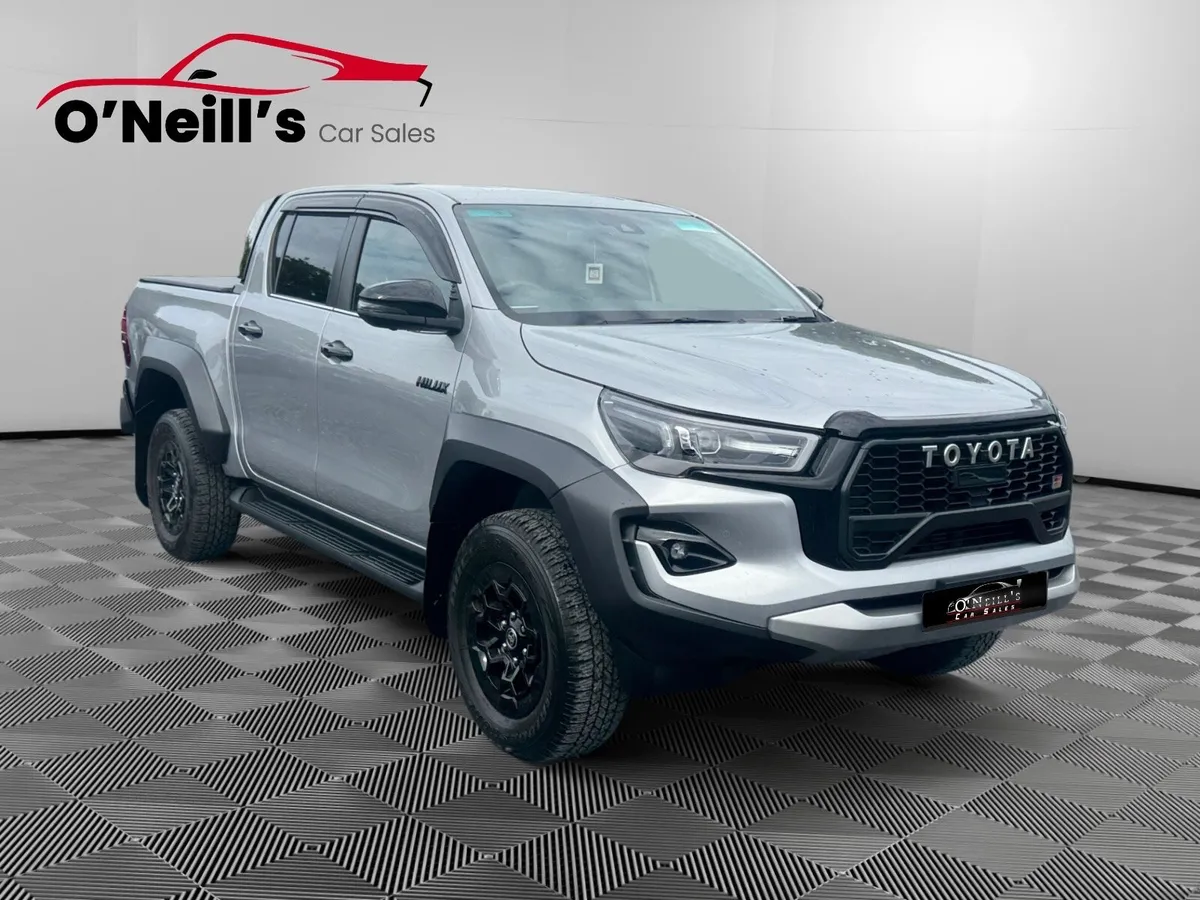 Toyota Hilux 2025 2.8 GR SPORT II #390 - Image 3