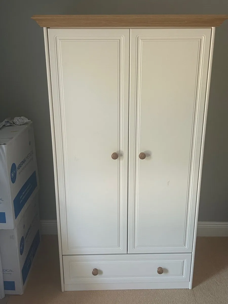Bedroom furniture - Image 3