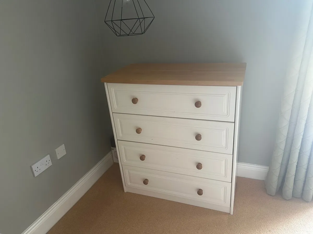 Bedroom furniture - Image 4