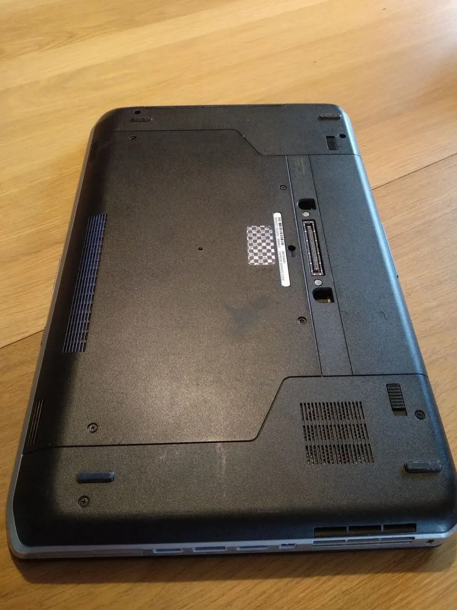 Dell Laptop E5520 - Image 2