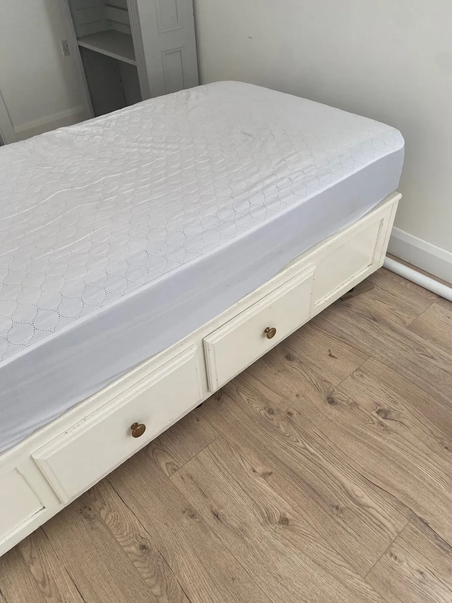 Single bed base - Image 1