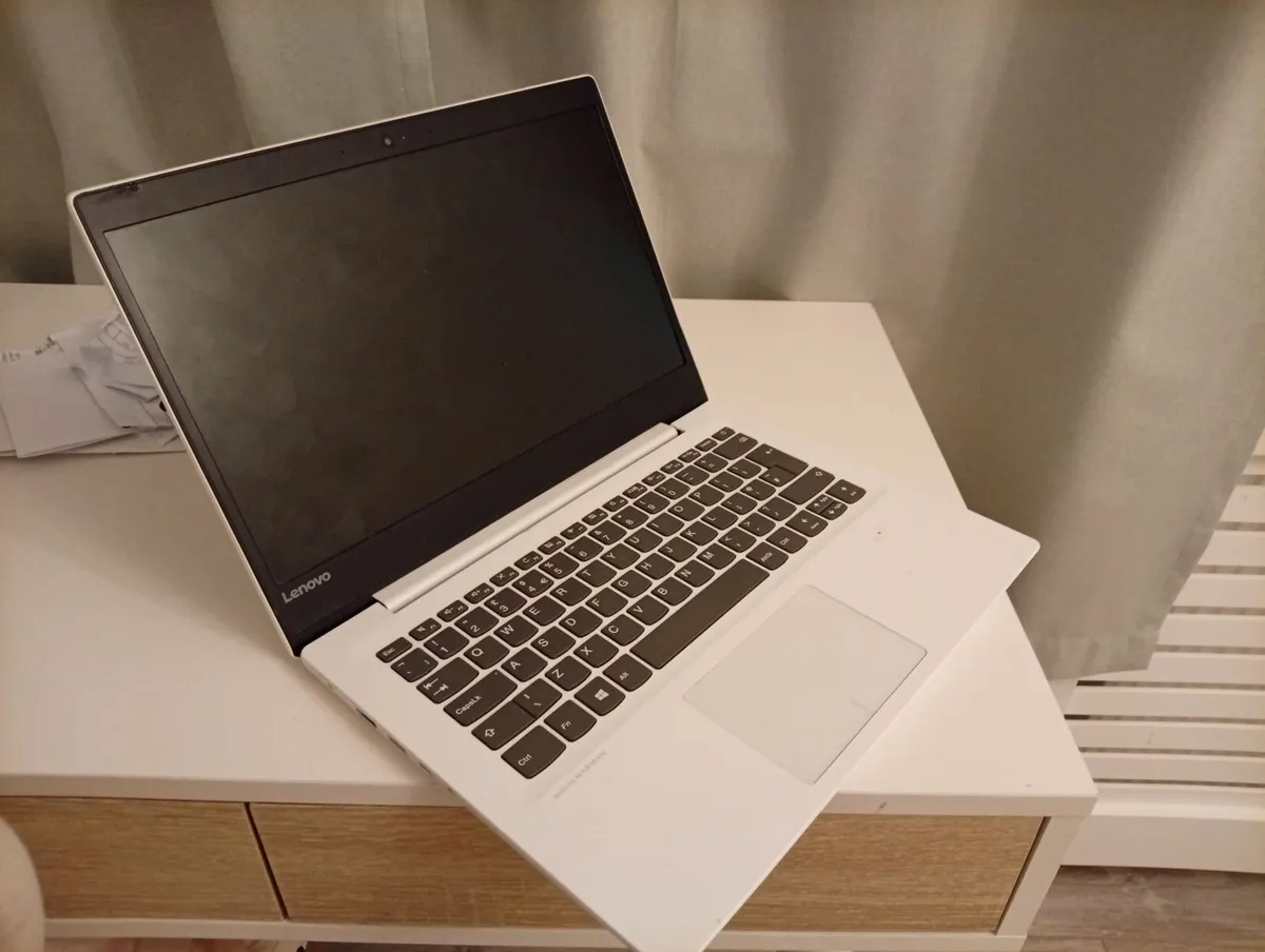 Lenovo IdeaPad Laptop - Screen issue - Image 1