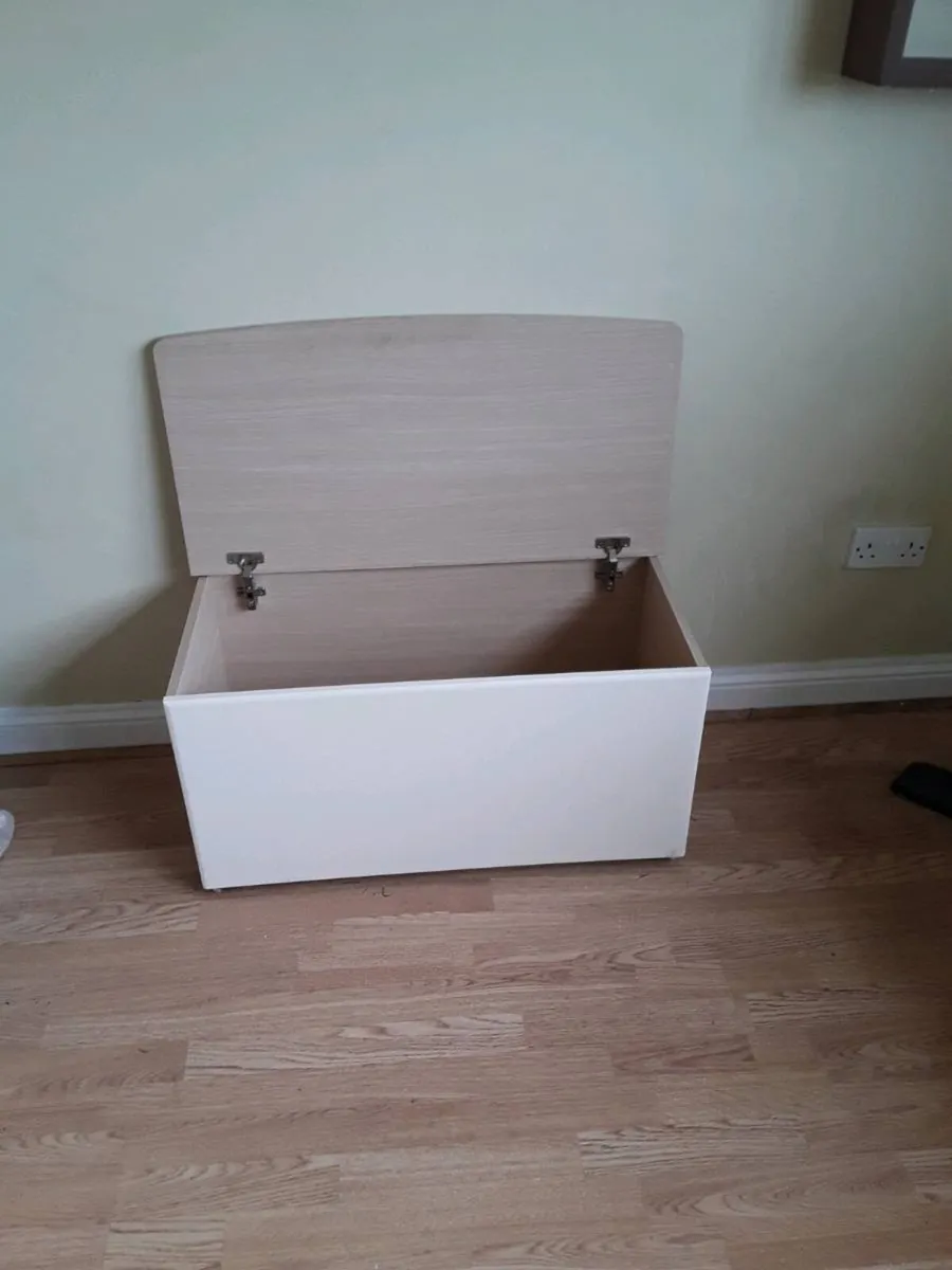 Bed room storage box as new 30euro - Image 3