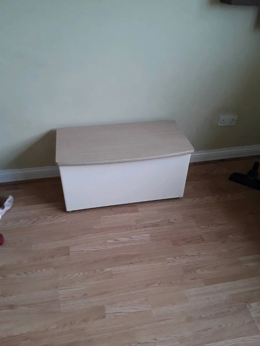Bed room storage box as new 30euro - Image 4