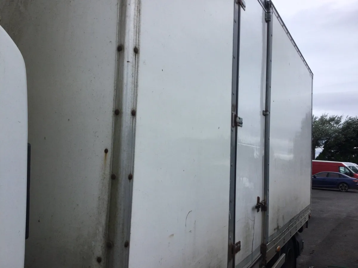 Isuzu truck for sale - Image 4
