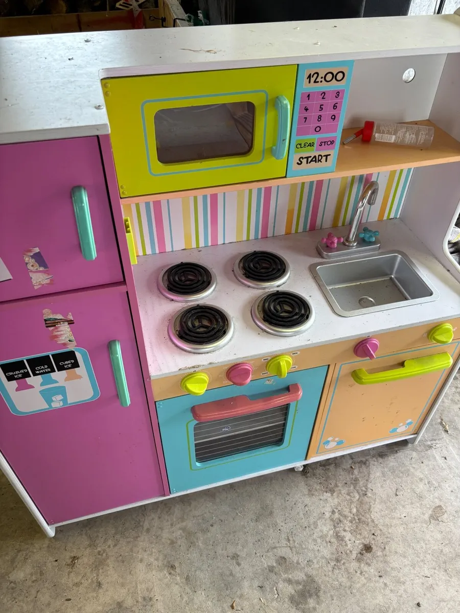 Toy kitchen - Image 2