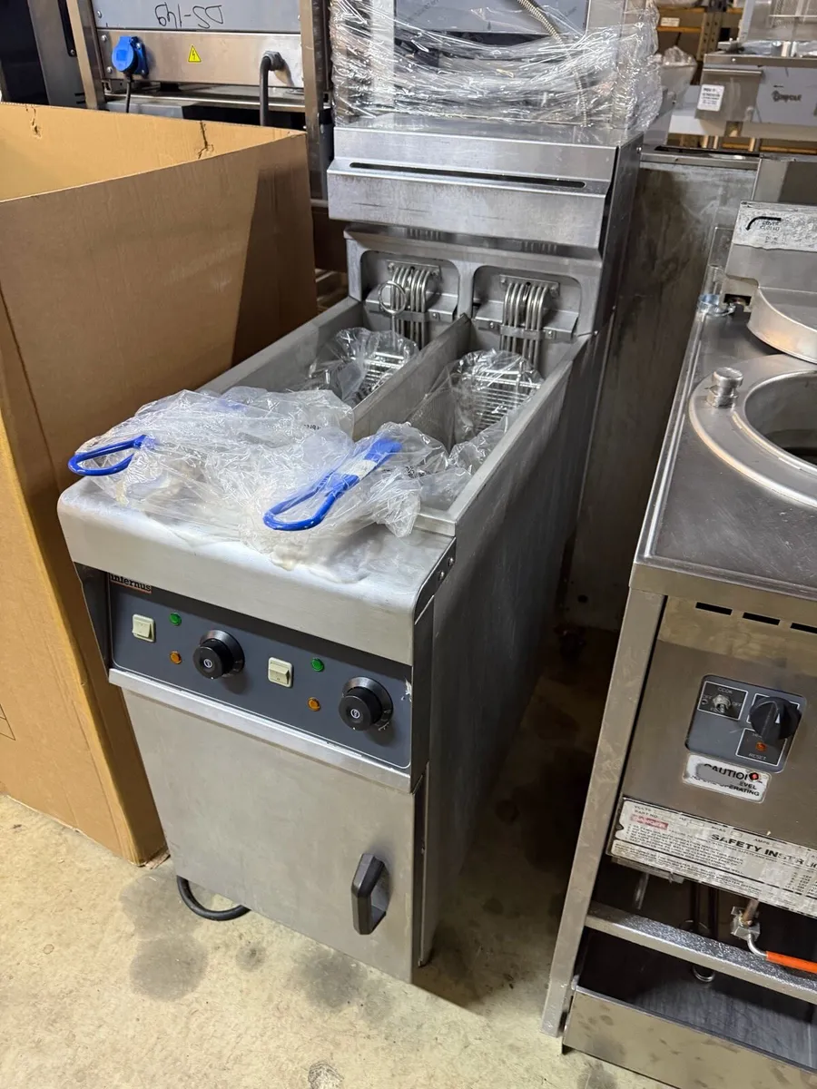 Twin Tank Electric Fryer - Image 1