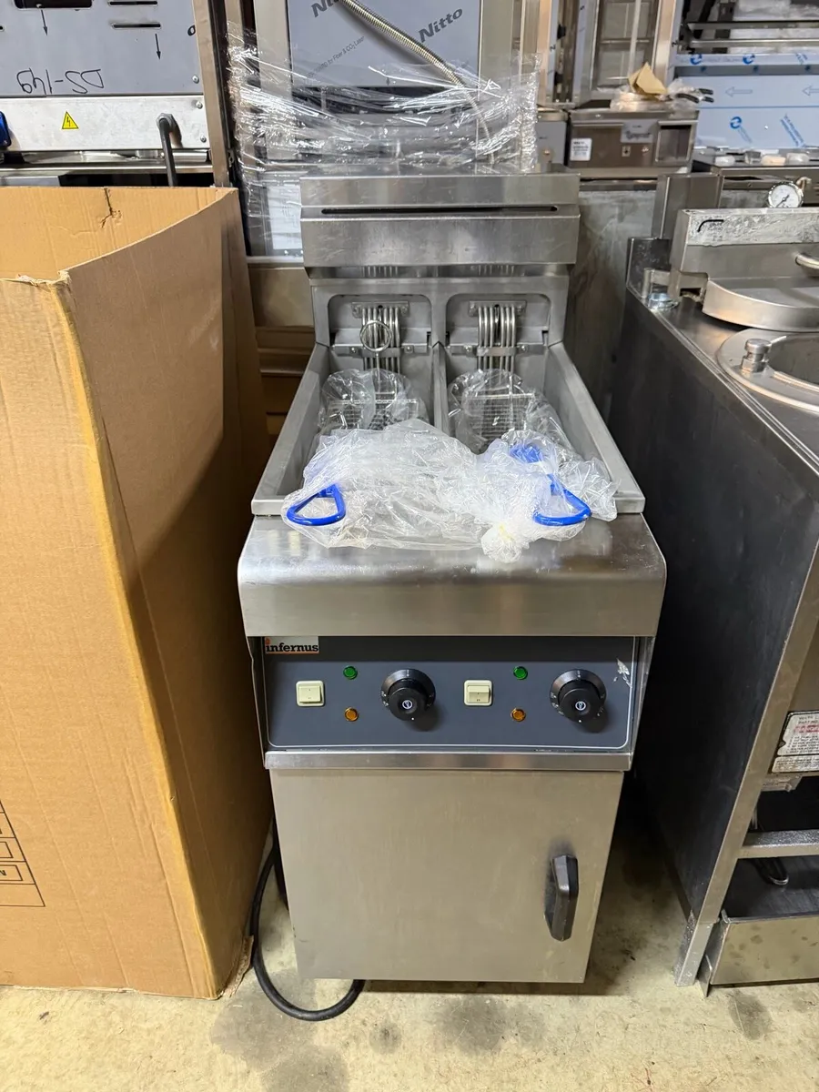 Twin Tank Electric Fryer - Image 2